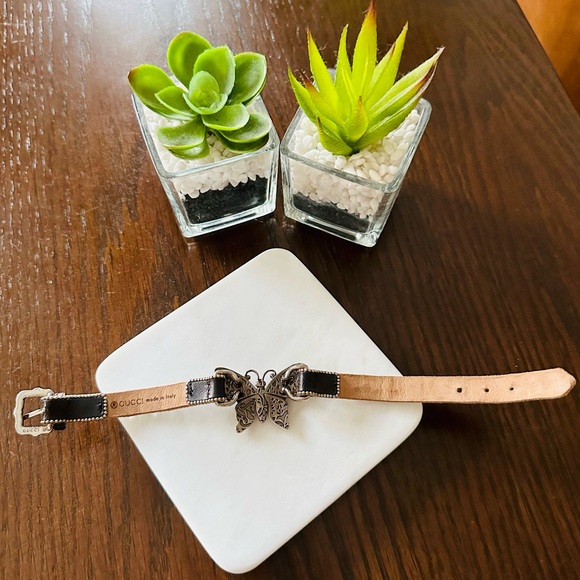 Gucci Leather & Crystal Butterfly Bracelet with Buckle Closure - Picture 7 of 11